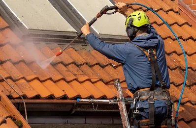 Démoussage et hydrofuge de toiture à Herment